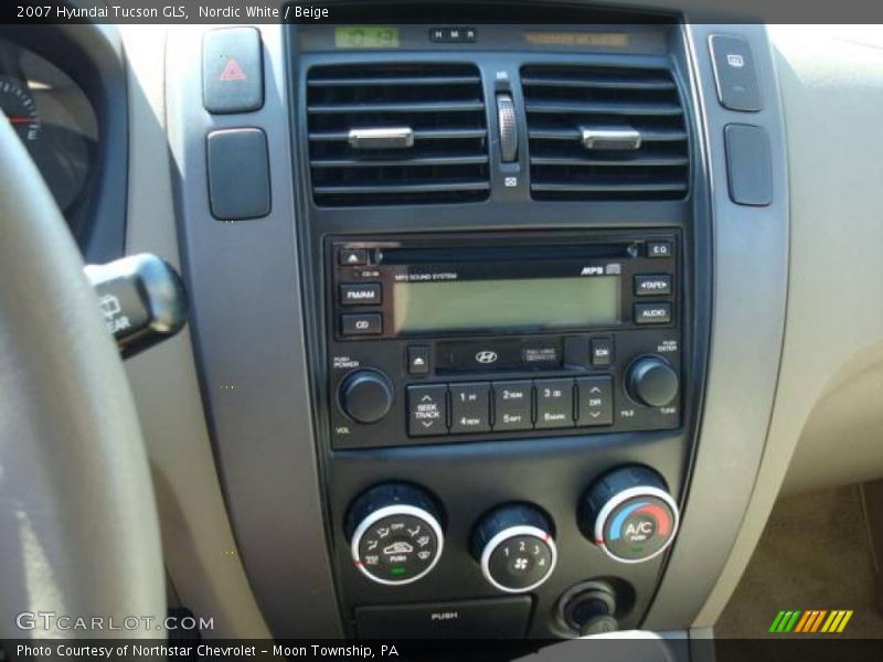 Nordic White / Beige 2007 Hyundai Tucson GLS