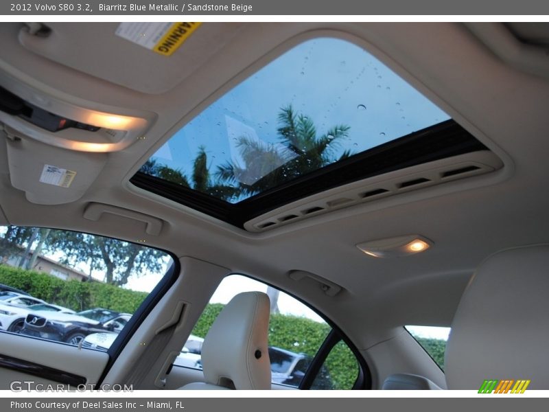 Biarritz Blue Metallic / Sandstone Beige 2012 Volvo S80 3.2