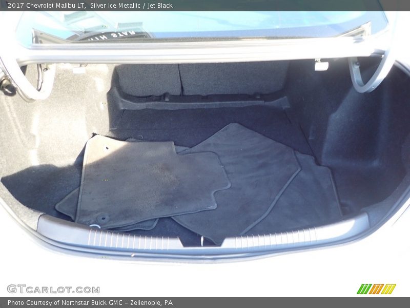 Silver Ice Metallic / Jet Black 2017 Chevrolet Malibu LT