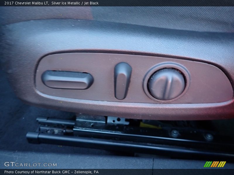Silver Ice Metallic / Jet Black 2017 Chevrolet Malibu LT