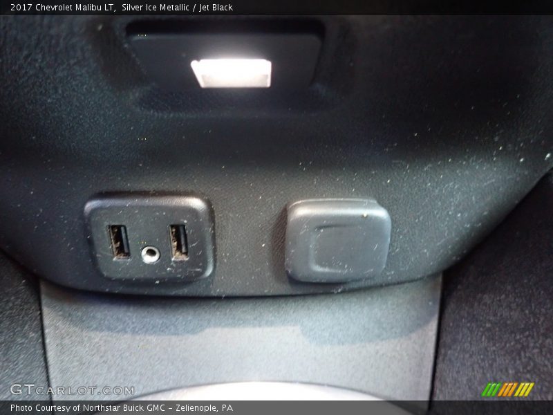 Silver Ice Metallic / Jet Black 2017 Chevrolet Malibu LT