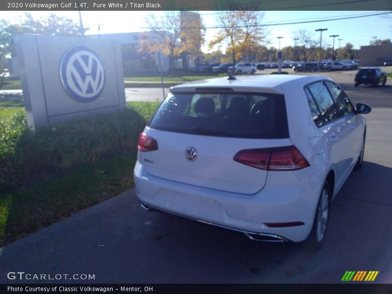 Pure White / Titan Black 2020 Volkswagen Golf 1.4T
