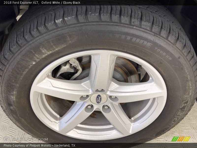 Oxford White / Ebony Black 2018 Ford Explorer XLT