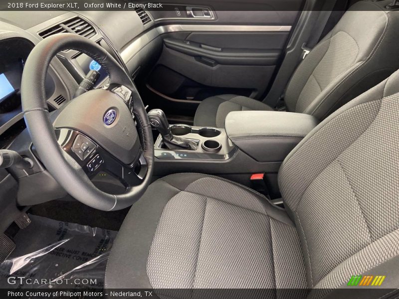 Oxford White / Ebony Black 2018 Ford Explorer XLT