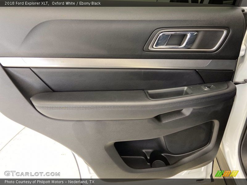 Oxford White / Ebony Black 2018 Ford Explorer XLT