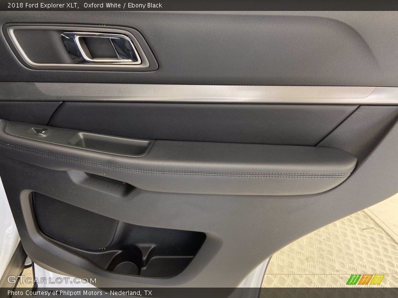 Oxford White / Ebony Black 2018 Ford Explorer XLT