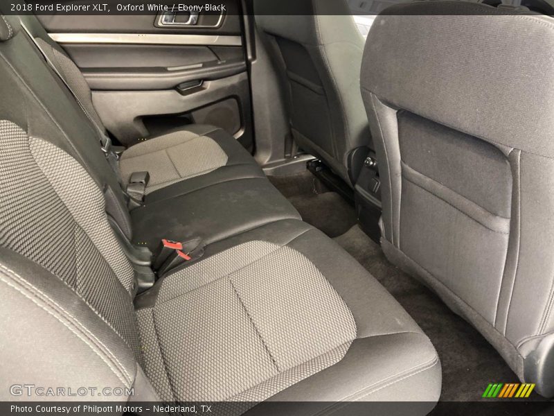 Oxford White / Ebony Black 2018 Ford Explorer XLT