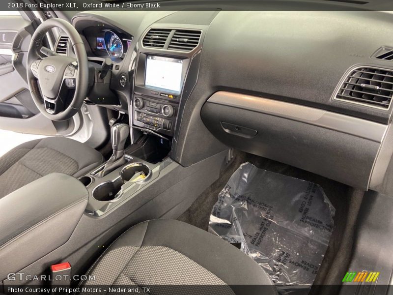 Oxford White / Ebony Black 2018 Ford Explorer XLT