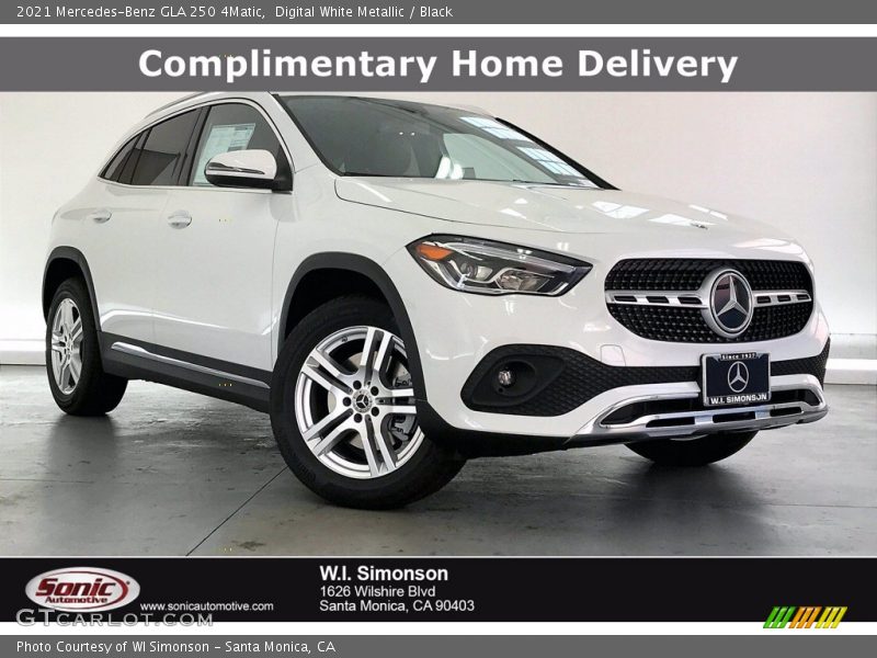 Digital White Metallic / Black 2021 Mercedes-Benz GLA 250 4Matic