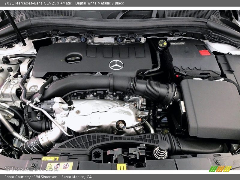 Digital White Metallic / Black 2021 Mercedes-Benz GLA 250 4Matic