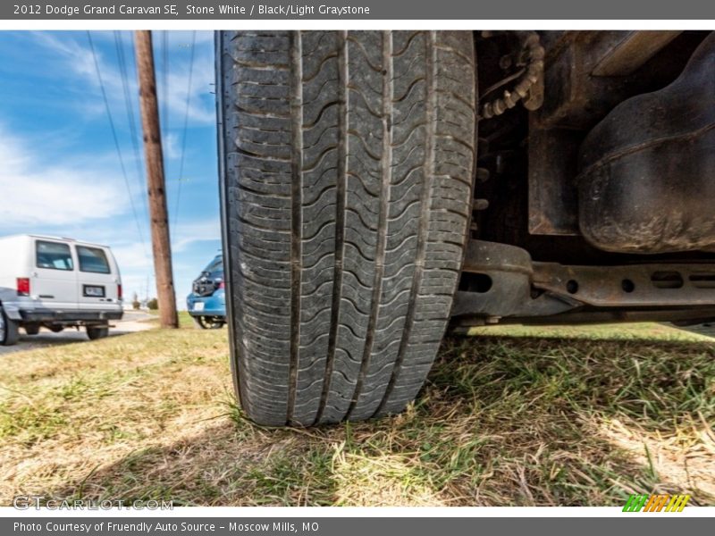 Stone White / Black/Light Graystone 2012 Dodge Grand Caravan SE