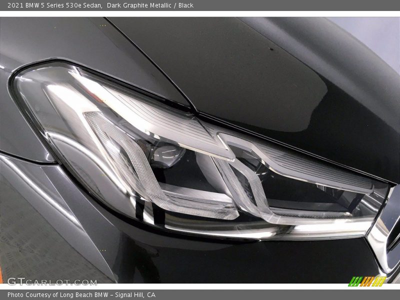Dark Graphite Metallic / Black 2021 BMW 5 Series 530e Sedan