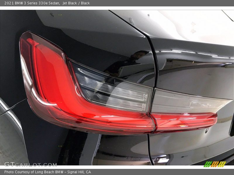 Jet Black / Black 2021 BMW 3 Series 330e Sedan