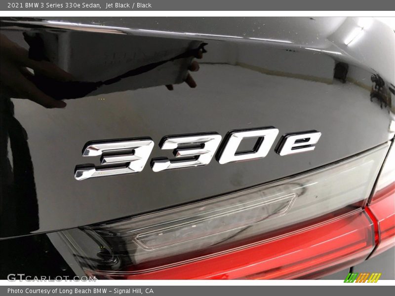  2021 3 Series 330e Sedan Logo