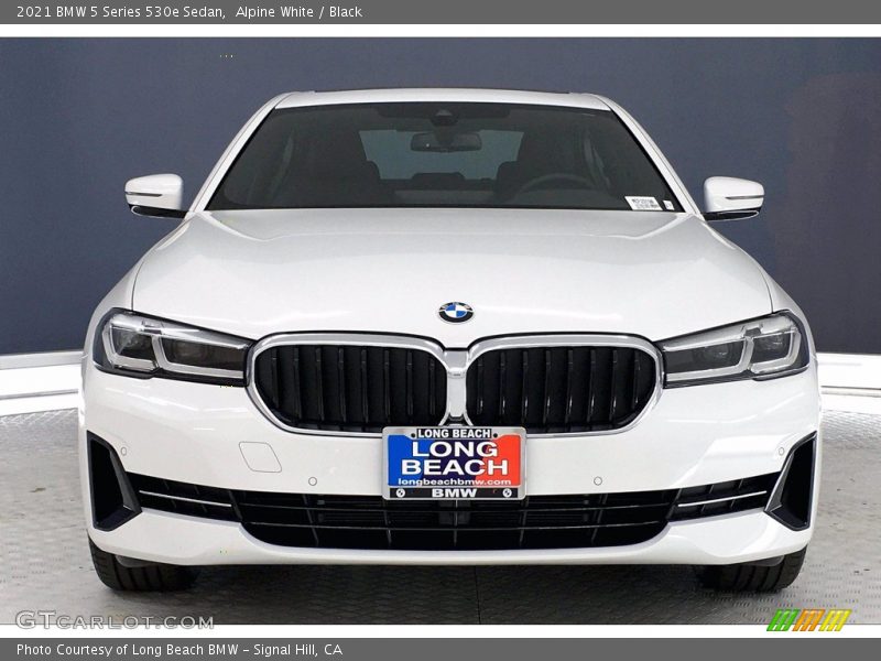 Alpine White / Black 2021 BMW 5 Series 530e Sedan