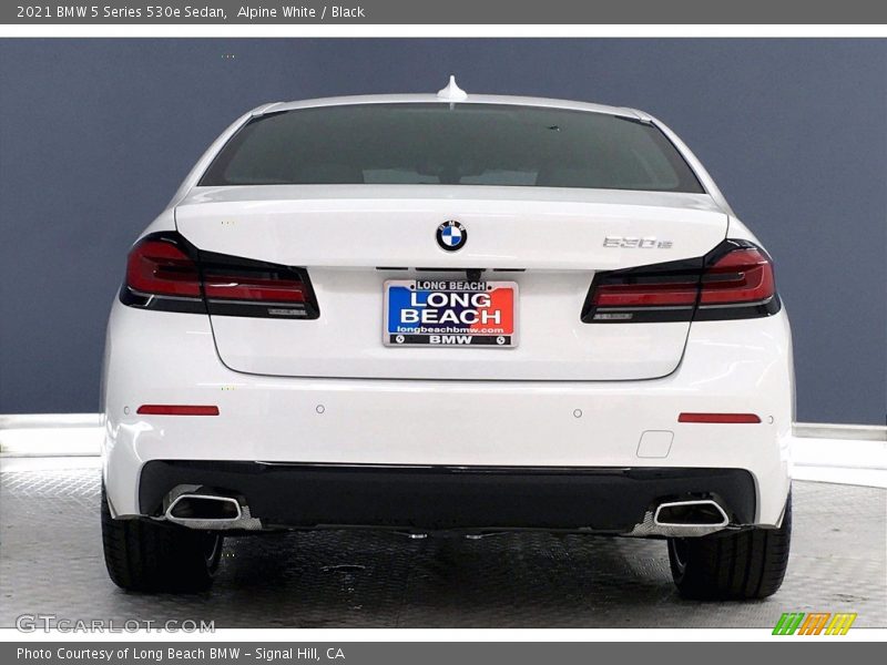 Alpine White / Black 2021 BMW 5 Series 530e Sedan