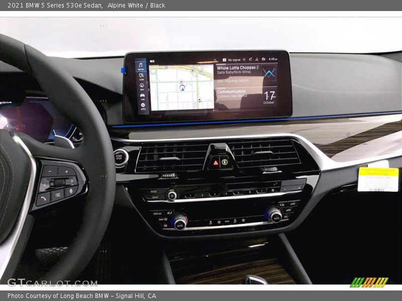 Controls of 2021 5 Series 530e Sedan