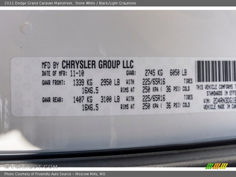 Stone White / Black/Light Graystone 2011 Dodge Grand Caravan Mainstreet