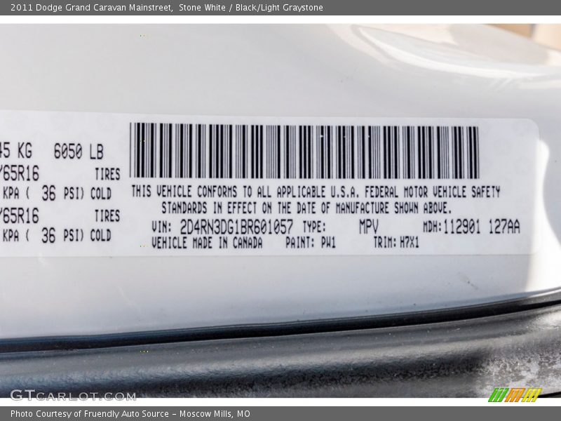 Stone White / Black/Light Graystone 2011 Dodge Grand Caravan Mainstreet