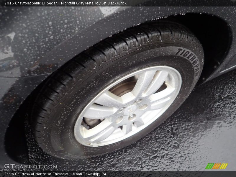 Nightfall Gray Metallic / Jet Black/Brick 2016 Chevrolet Sonic LT Sedan