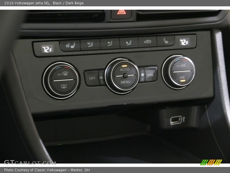 Black / Dark Beige 2019 Volkswagen Jetta SEL