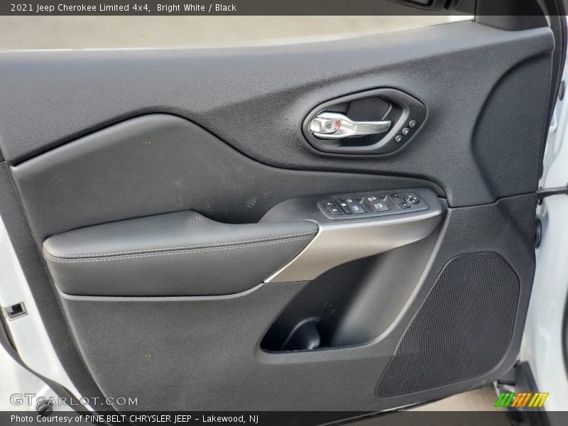 Bright White / Black 2021 Jeep Cherokee Limited 4x4
