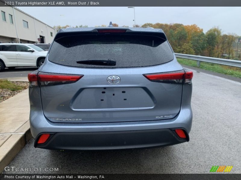 Moon Dust / Black 2021 Toyota Highlander XLE AWD