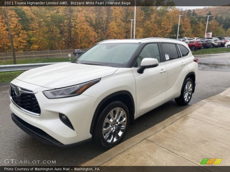 Front 3/4 View of 2021 Highlander Limited AWD
