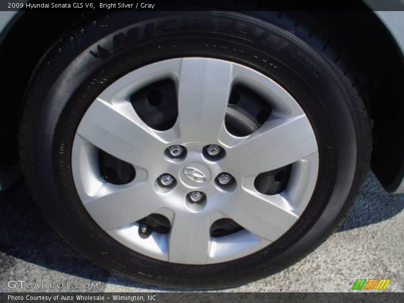 Bright Silver / Gray 2009 Hyundai Sonata GLS V6
