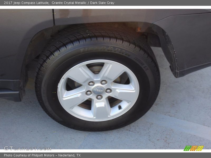 Granite Crystal Metallic / Dark Slate Gray 2017 Jeep Compass Latitude