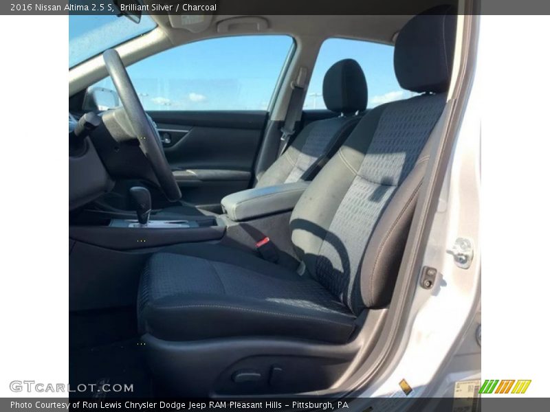 Brilliant Silver / Charcoal 2016 Nissan Altima 2.5 S