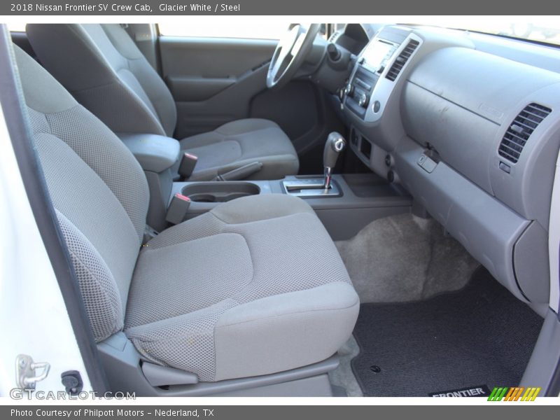 Glacier White / Steel 2018 Nissan Frontier SV Crew Cab