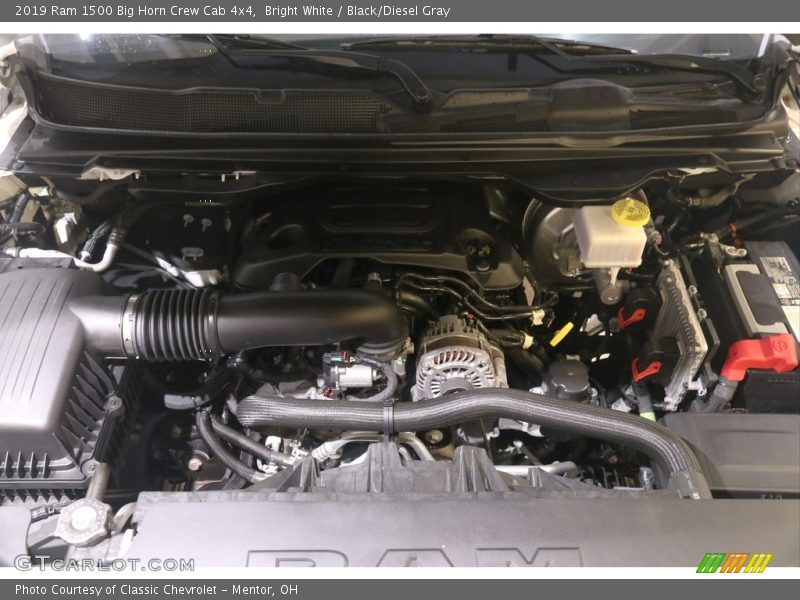 Bright White / Black/Diesel Gray 2019 Ram 1500 Big Horn Crew Cab 4x4