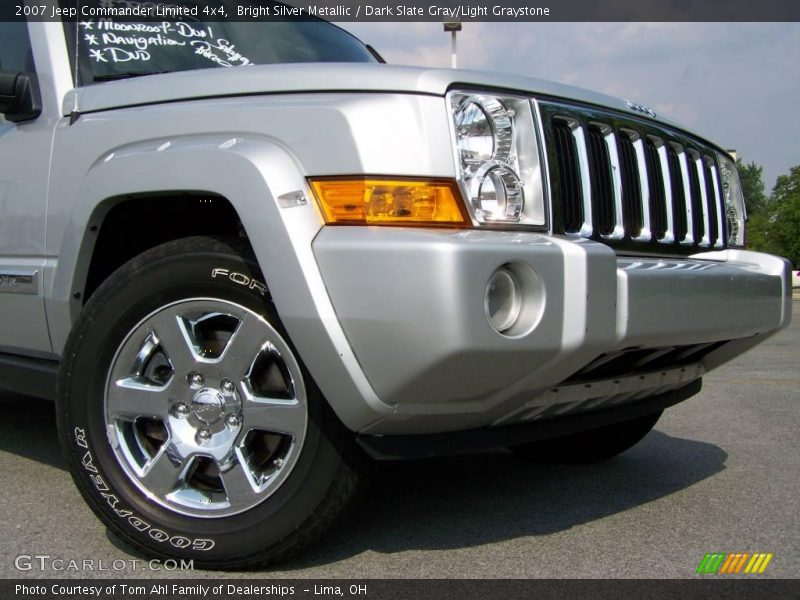 Bright Silver Metallic / Dark Slate Gray/Light Graystone 2007 Jeep Commander Limited 4x4