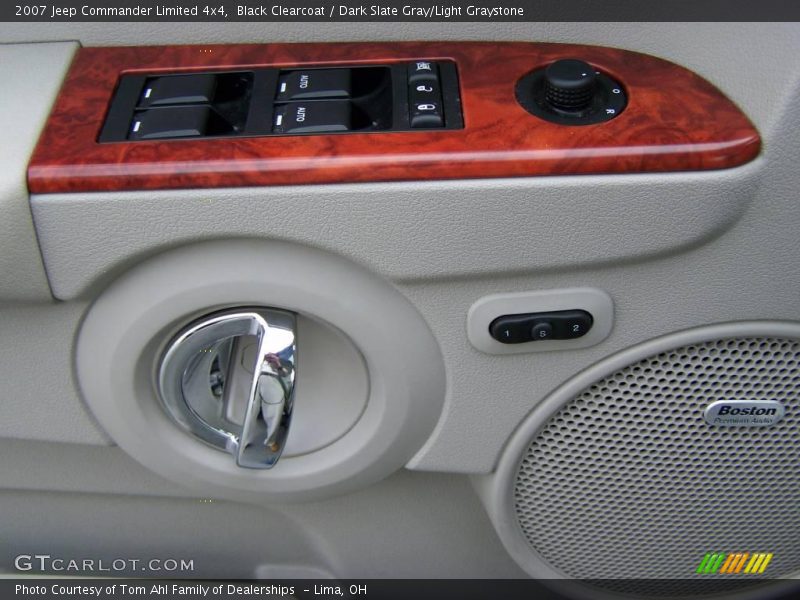 Black Clearcoat / Dark Slate Gray/Light Graystone 2007 Jeep Commander Limited 4x4