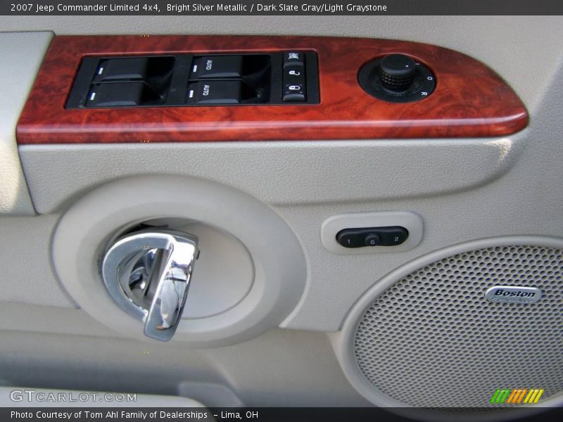 Bright Silver Metallic / Dark Slate Gray/Light Graystone 2007 Jeep Commander Limited 4x4