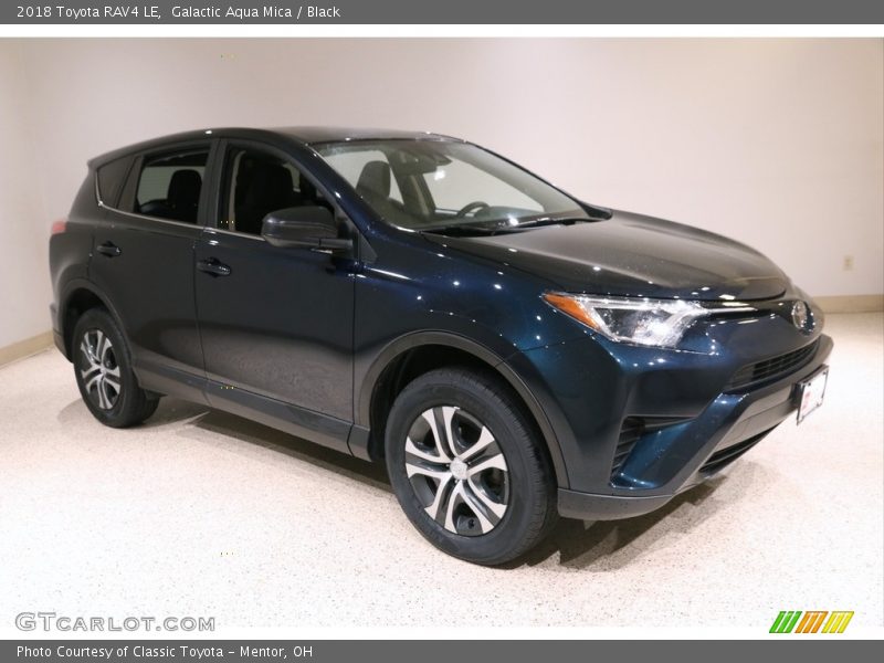 Front 3/4 View of 2018 RAV4 LE