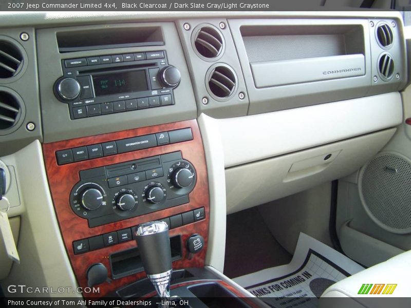 Black Clearcoat / Dark Slate Gray/Light Graystone 2007 Jeep Commander Limited 4x4