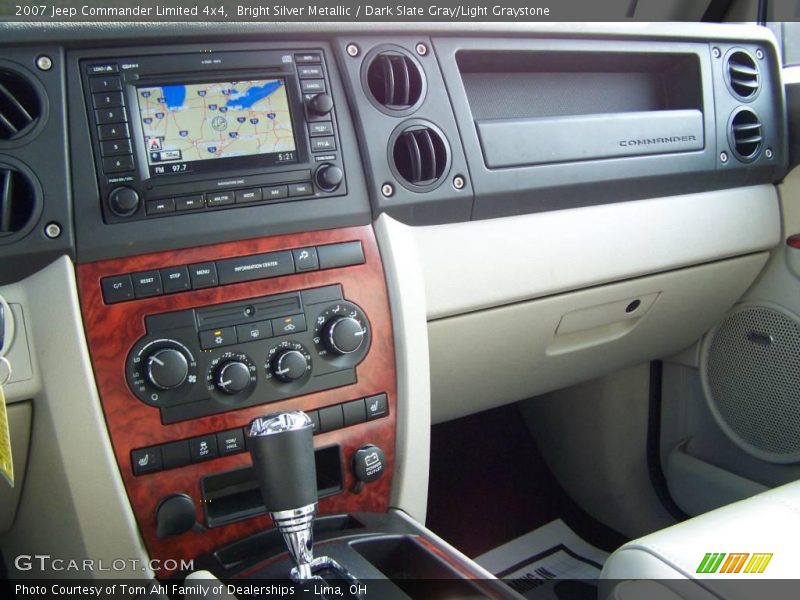 Bright Silver Metallic / Dark Slate Gray/Light Graystone 2007 Jeep Commander Limited 4x4