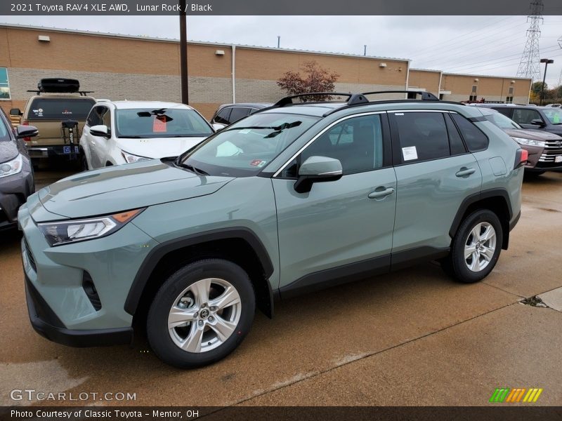 Front 3/4 View of 2021 RAV4 XLE AWD