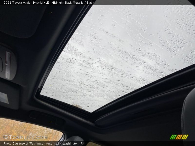 Midnight Black Metallic / Black 2021 Toyota Avalon Hybrid XLE