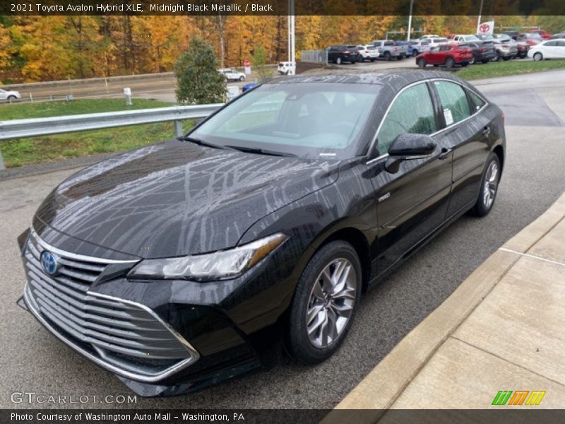 Front 3/4 View of 2021 Avalon Hybrid XLE