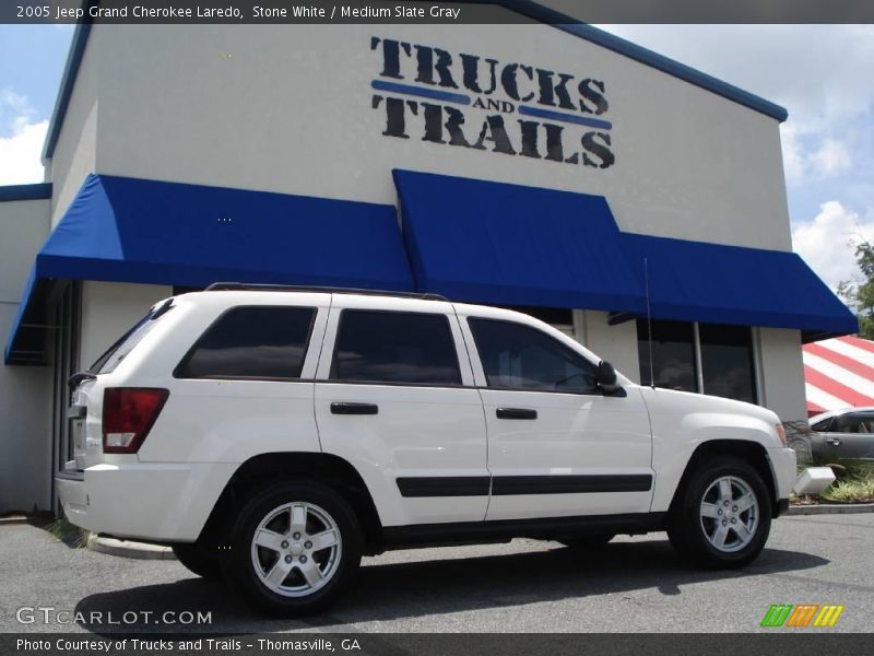 Stone White / Medium Slate Gray 2005 Jeep Grand Cherokee Laredo
