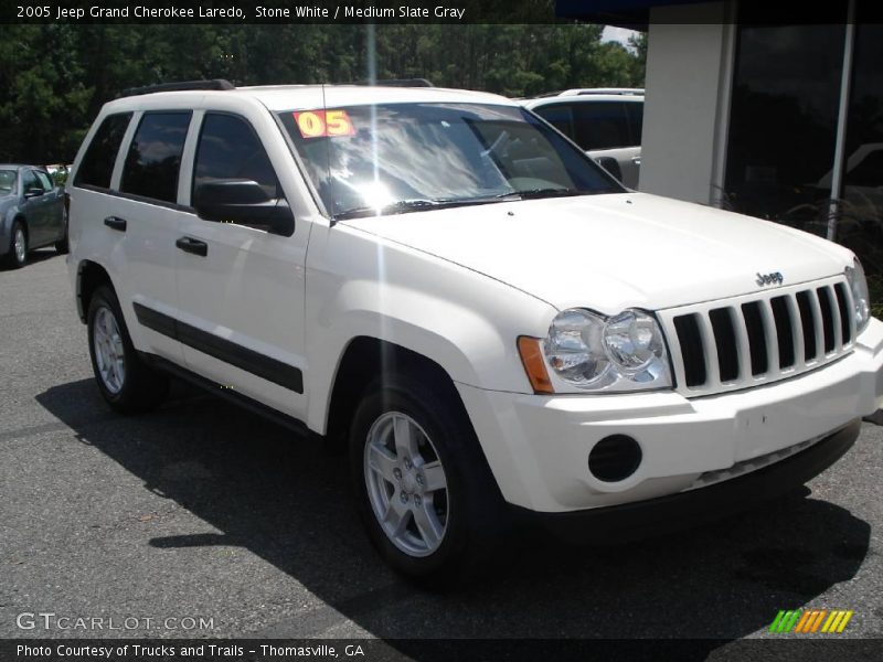 Stone White / Medium Slate Gray 2005 Jeep Grand Cherokee Laredo
