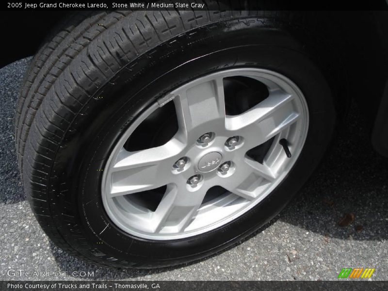 Stone White / Medium Slate Gray 2005 Jeep Grand Cherokee Laredo