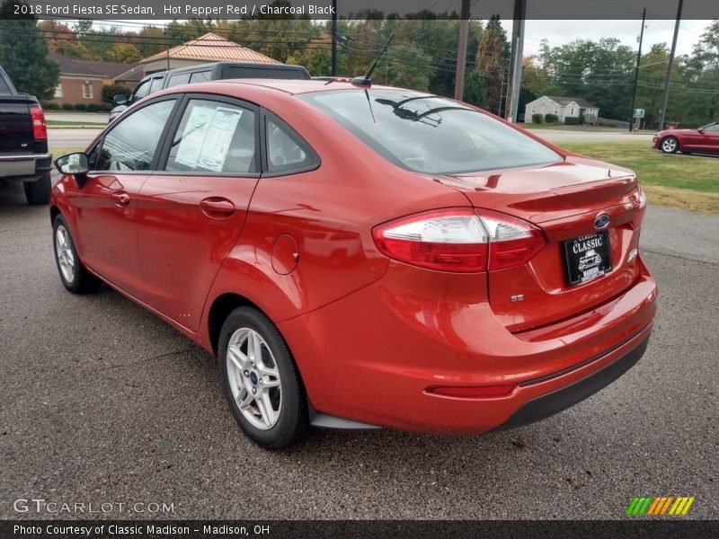 Hot Pepper Red / Charcoal Black 2018 Ford Fiesta SE Sedan