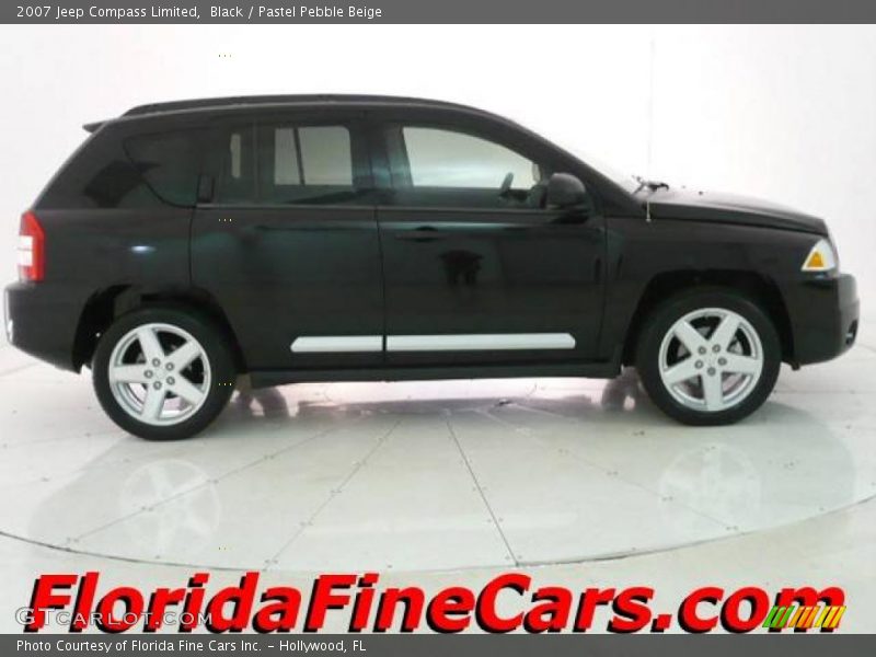 Black / Pastel Pebble Beige 2007 Jeep Compass Limited