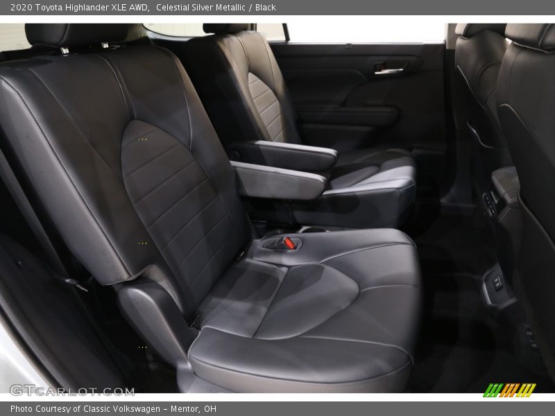 Celestial Silver Metallic / Black 2020 Toyota Highlander XLE AWD