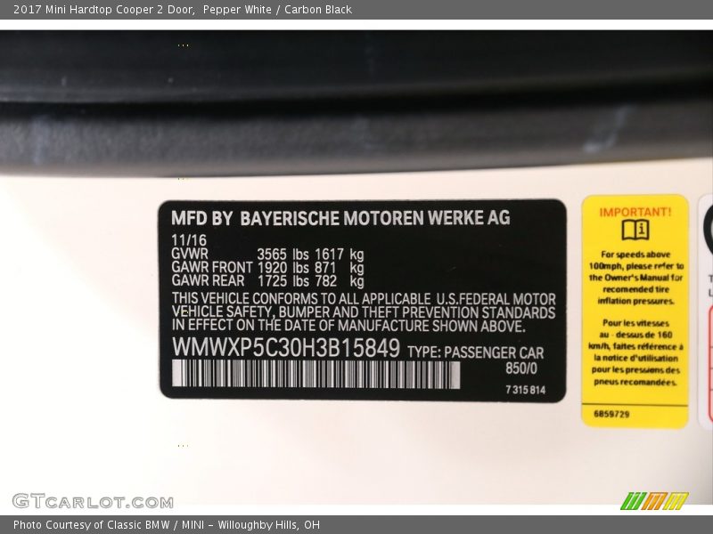 Pepper White / Carbon Black 2017 Mini Hardtop Cooper 2 Door