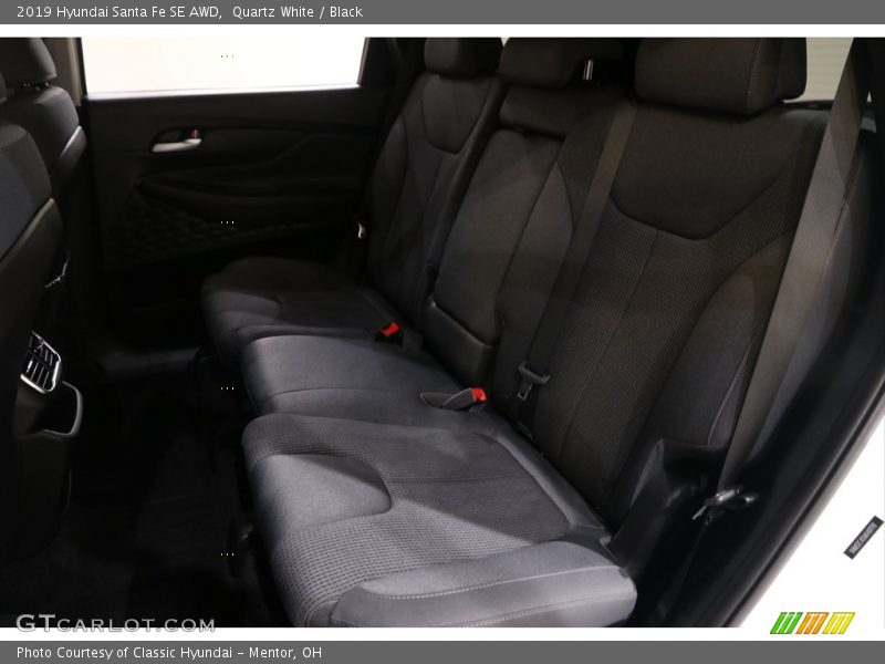 Quartz White / Black 2019 Hyundai Santa Fe SE AWD